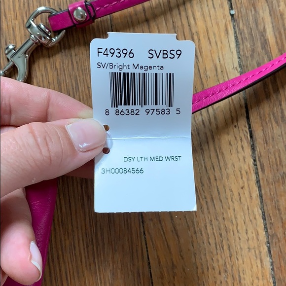 NWT Bright Magenta Coach Wristlet - Picture 6 of 7
